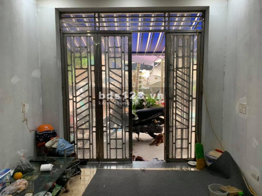 Bán nhà trung tâm Ngọc Lâm 4 tầng, ngõ thông các ngả, giá hiếm, dt 33m2, 4 tầng