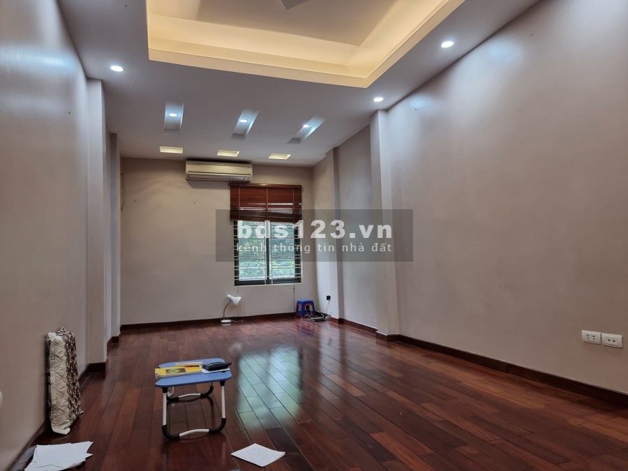 Mặt phố Lê Duẩn, diện tích 35m2x5 tầng, nhà đẹp bán giá 5.9 tỷ, lh 0988899816