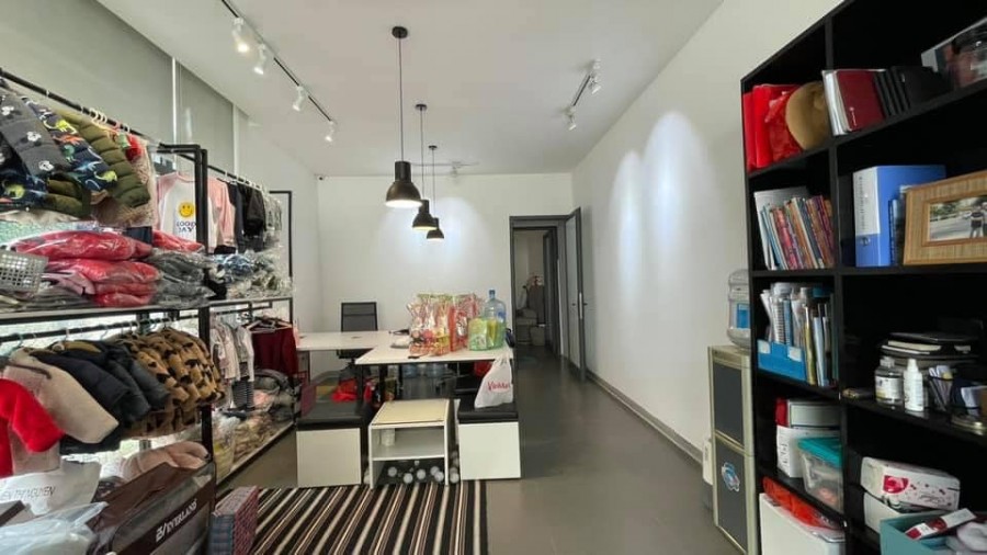 Bán nhà mới view đẹp ô tô đỗ cửa vào nhà Quận Long Biên dt 78m2