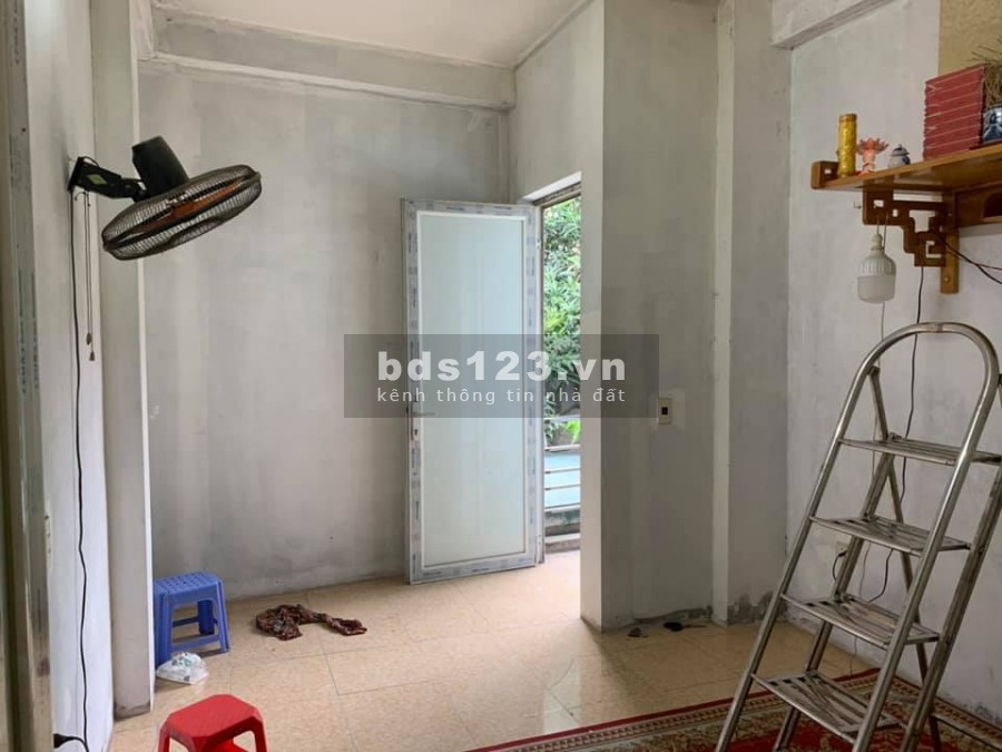 Bán nhà trung tâm Ngọc Lâm 4 tầng, ngõ thông các ngả, giá hiếm, dt 33m2, 4 tầng
