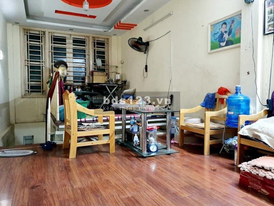Nhà đẹp full nội thất ngõ 184 Hoa Bằng. DT 30m2, 6 tầng, mt 3.5m. giá 3.15 tỷ