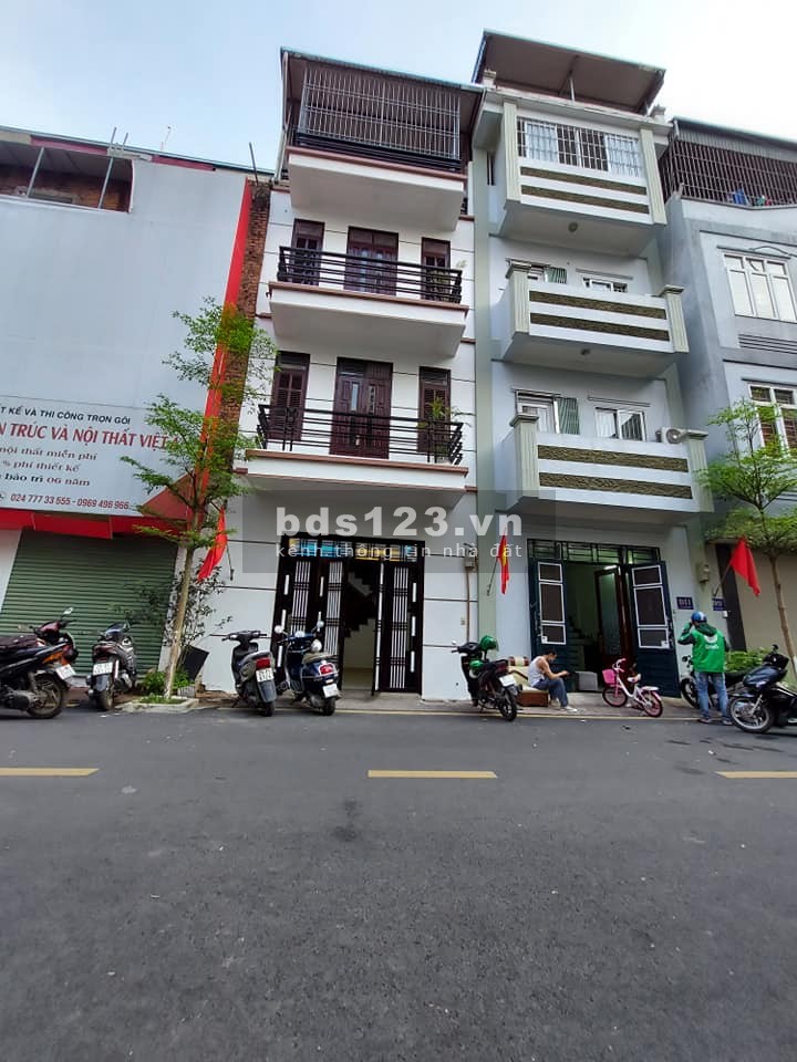 Bán nhà mặt tiền gần phố Nguyễn Văn Lộc, nhà nguyên căn đẹp, ô tô tránh