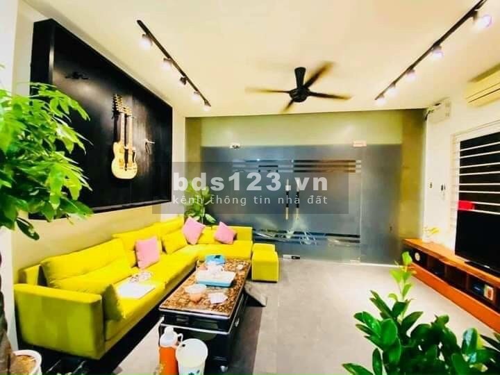Chỉ 10 tỷ hẻm xe hơi 7 chỗ 4 tầng ở ngay dt 85m2 trung tâm Bình Thạnh