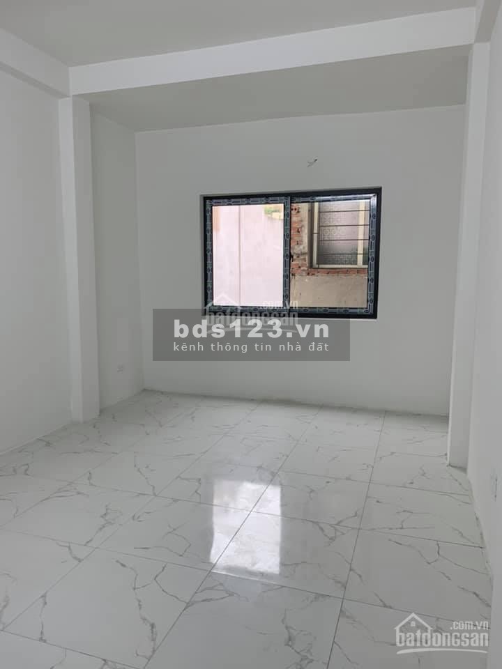 Bán Nhà 30m nguyễn văn cừ ngõ oto giá bán 3 tỷ, 5 tầng xây kiên cố