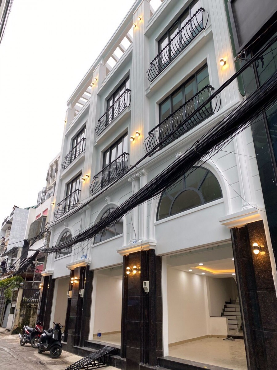 Nhà mới tinh, hẻm 8m lớn, cách mặt tiền đường 1 căn, kinh doanh tốt