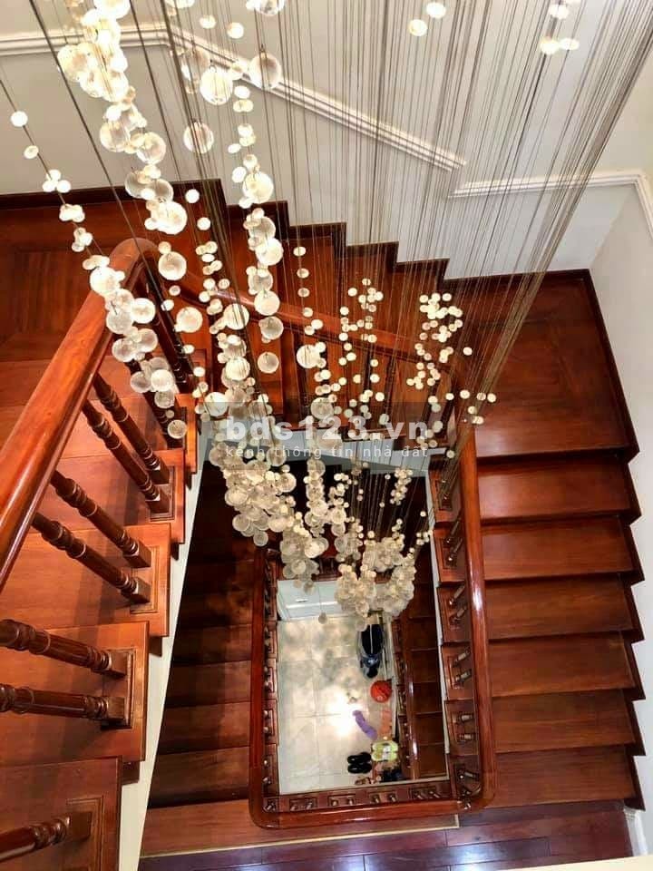 Bán căn biệt thự nhà vườn ở tiểu KĐT Vạn Phúc Hà Đông, thiết kế phong cách tân cổ điển