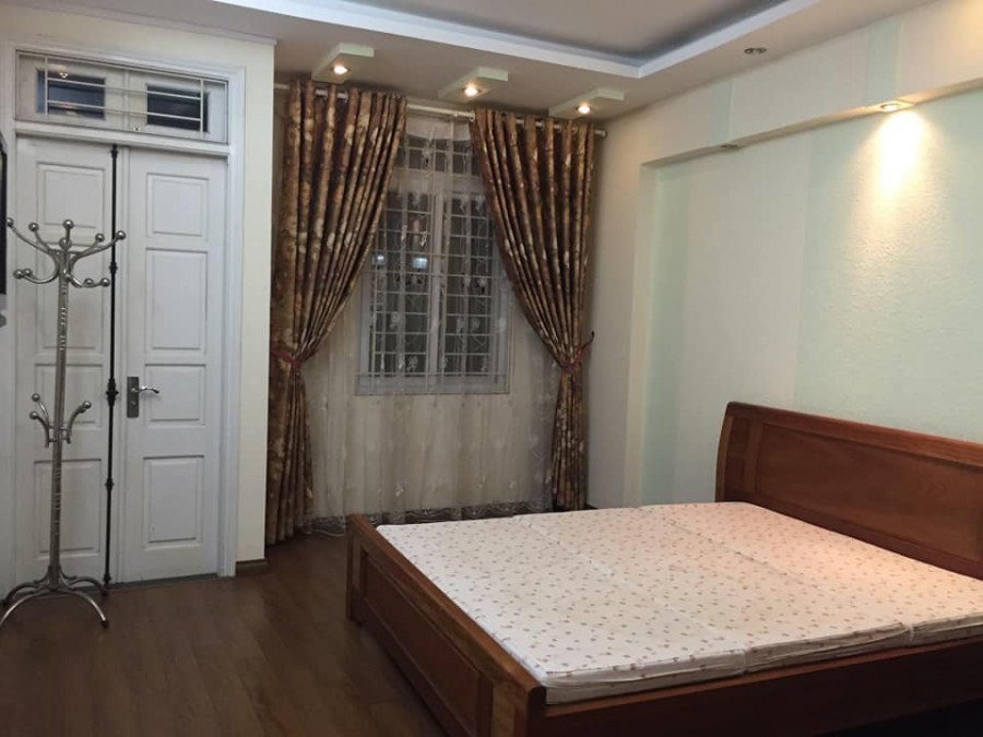 Bán nhà Tôn Thất Tùng, Ngõ thông, KD sầm uất, 50m*5T, MT 4.5m, 6.5 tỷ, 0888104444