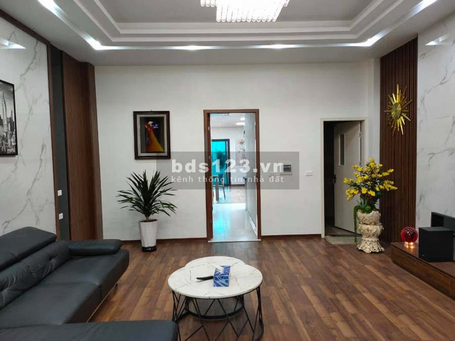 Bán nhà, phố Hoa Bằng, ngõ rộng, thoáng mát, dân trí cao, 56 m2 nhỉnh 4.2 tỷ.