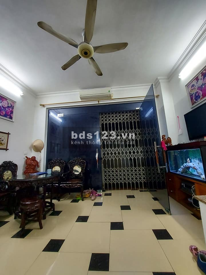 Bán nhà ngõ 194 Thanh Am, ôtô đỗ cửa, 10m ra đường ô tô tải tránh,4,5 Tầng 36m2, giá 3.5Tỷ