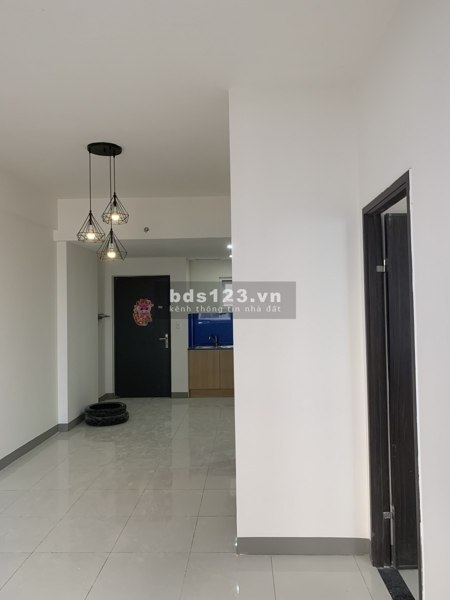 Bán nhà mặt tiền đường Đô Đốc Long, 8 phòng ngủ, dòng tiền 20 triệu/tháng