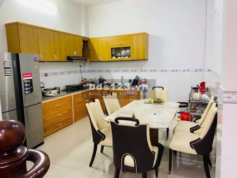Mặt tiền Đô Đốc Long nguyên căn đúc 3 tầng kiên cố cho thuê 20 triệu/tháng