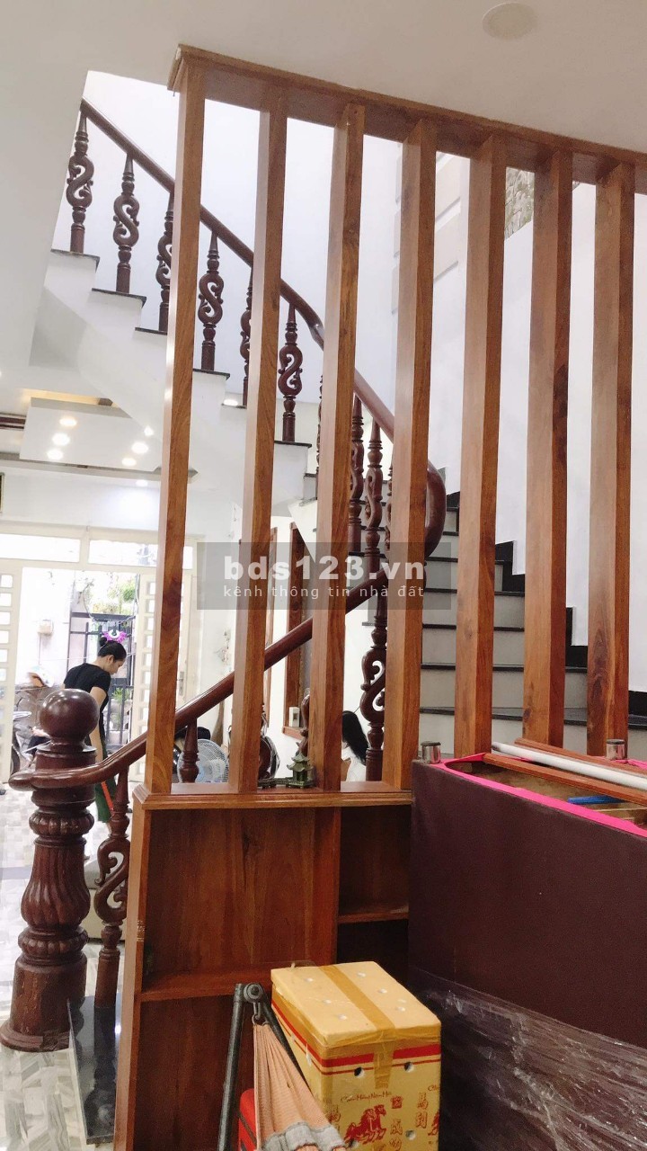 Bán nhà Hẻm Trường Chinh Phường 15, DT: 7x15m, dt 105m2 giá chỉ 6.7 tỷ