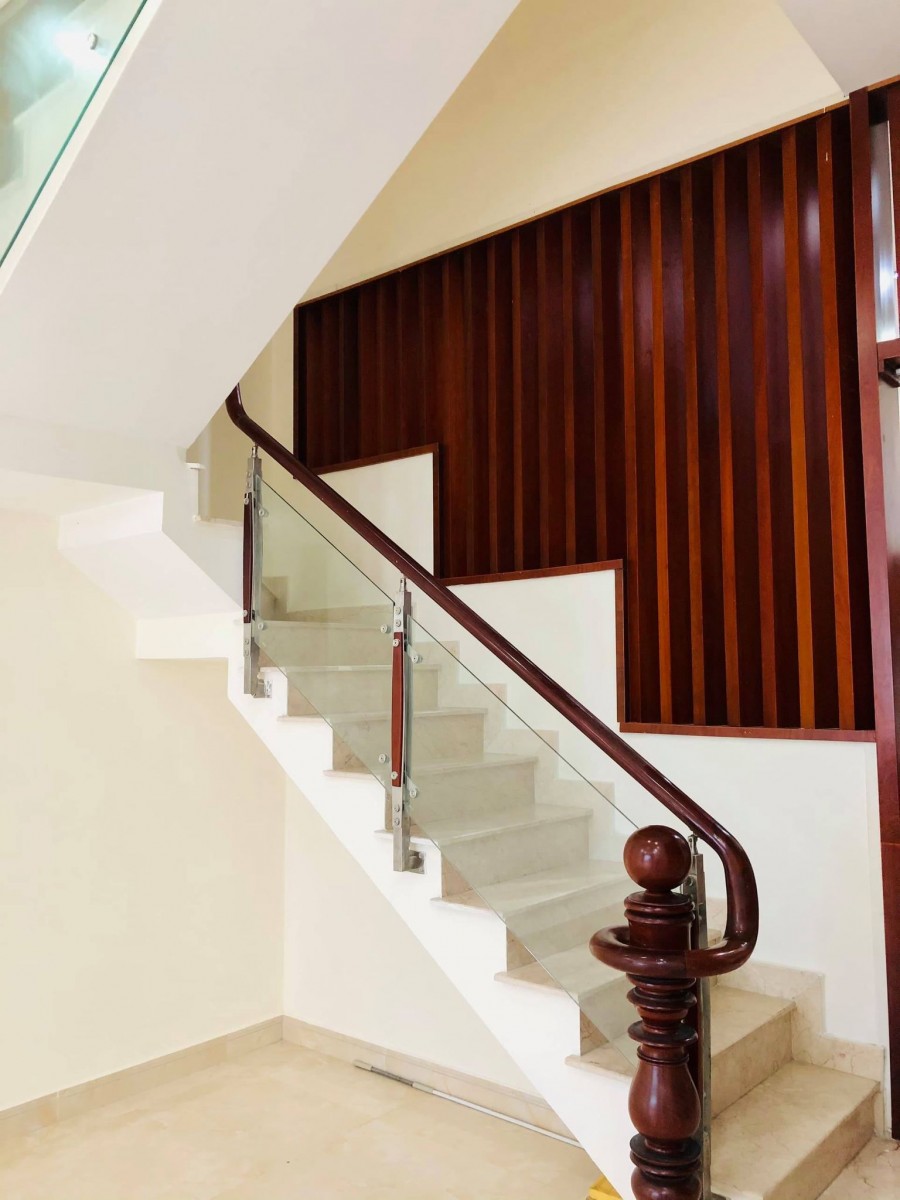 Bán nhà hẻm 3.5m, Võ Thị Sáu Quận 3, 5x12m, 3 tầng, 5PN, giá 10 tỷ 450. 0856010313
