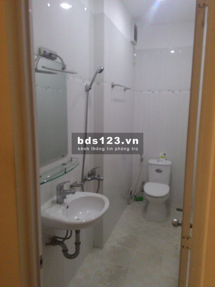 Cho thuê phòng trọ quận 3, an ninh, ở chung chủ nhà, giá 4.5 triệu/tháng
