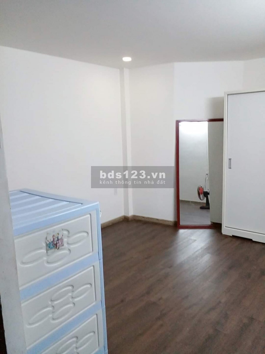 Nhà hiếm tiền nhỏ sát mặt tiền khu Bắc Hải giá 2.9 tỷ, 3 tầng vào ở ngay