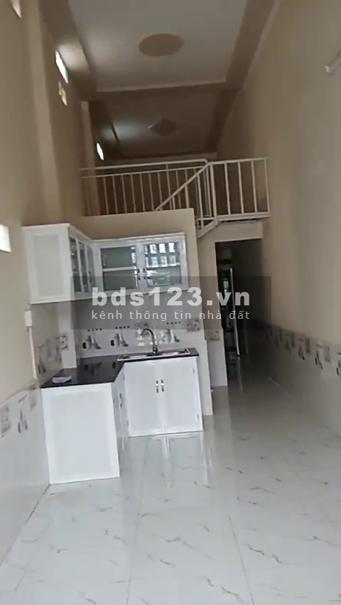 Cần bán gấp mùa dịch nhà hẻm xe hơi đường 40, có sân đậu xe, giá 1.9 tỷ