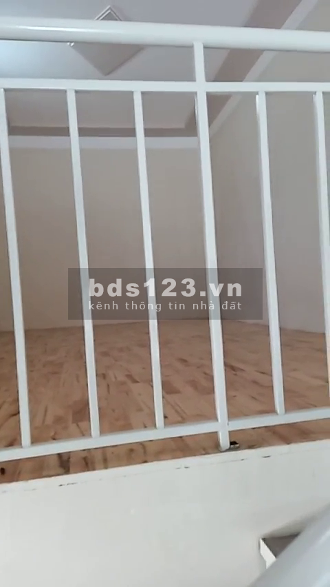 Cần bán gấp mùa dịch nhà hẻm xe hơi đường 40, có sân đậu xe, giá 1.9 tỷ