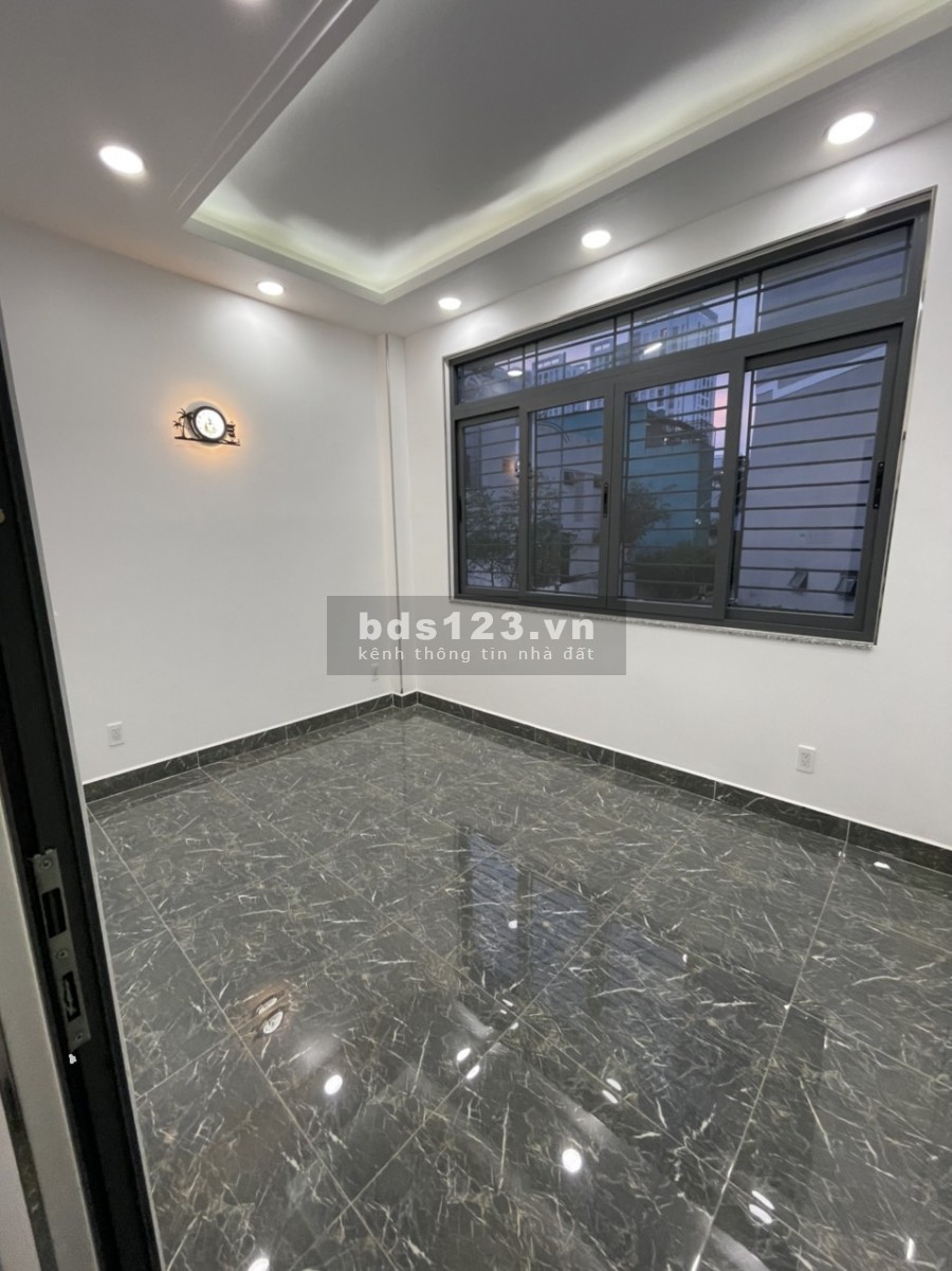Nhà mặt tiền Lê Lư, diện tích 4x18m, mới 100%, giá 14 triệu/tháng
