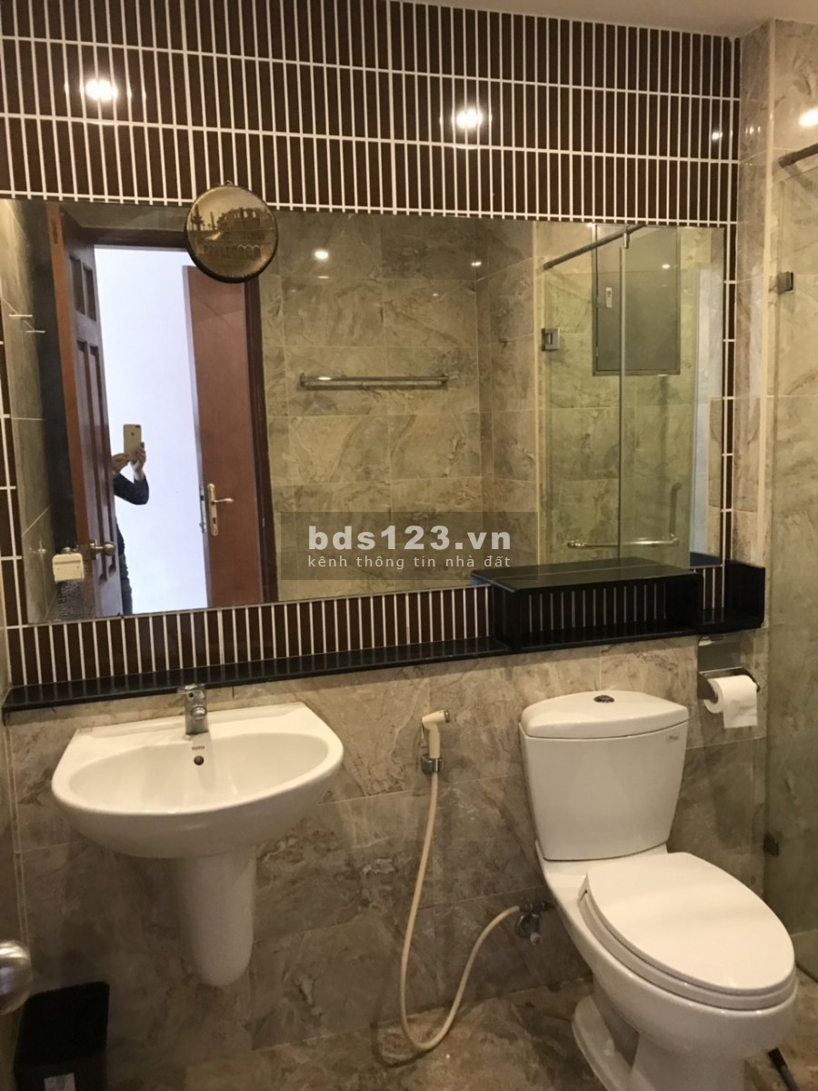 Cho thuê gấp căn hộ ở N05 Hoàng Đạo Thúy, 3PN full đồ 16tr/tháng. LH 0327582785