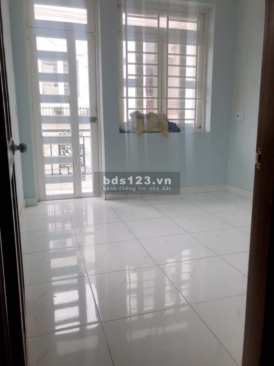 Bán nhà Huỳnh Văn Bánh Quận Phú Nhuận 76m2, 3 tầng giá chỉ 7.5 tỉ