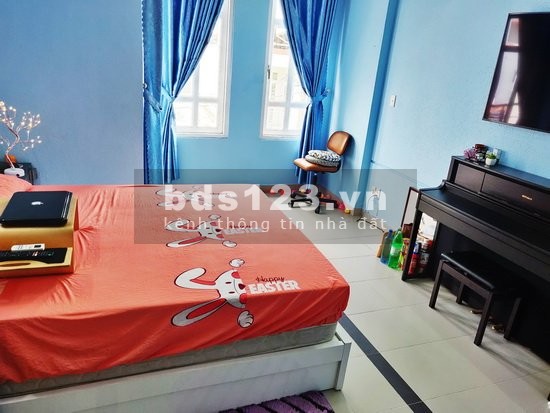 Bán nhà mặt phố 4 tầng đúc, mặt tiền đường lớn, phường Tân Quy, Quận 7
