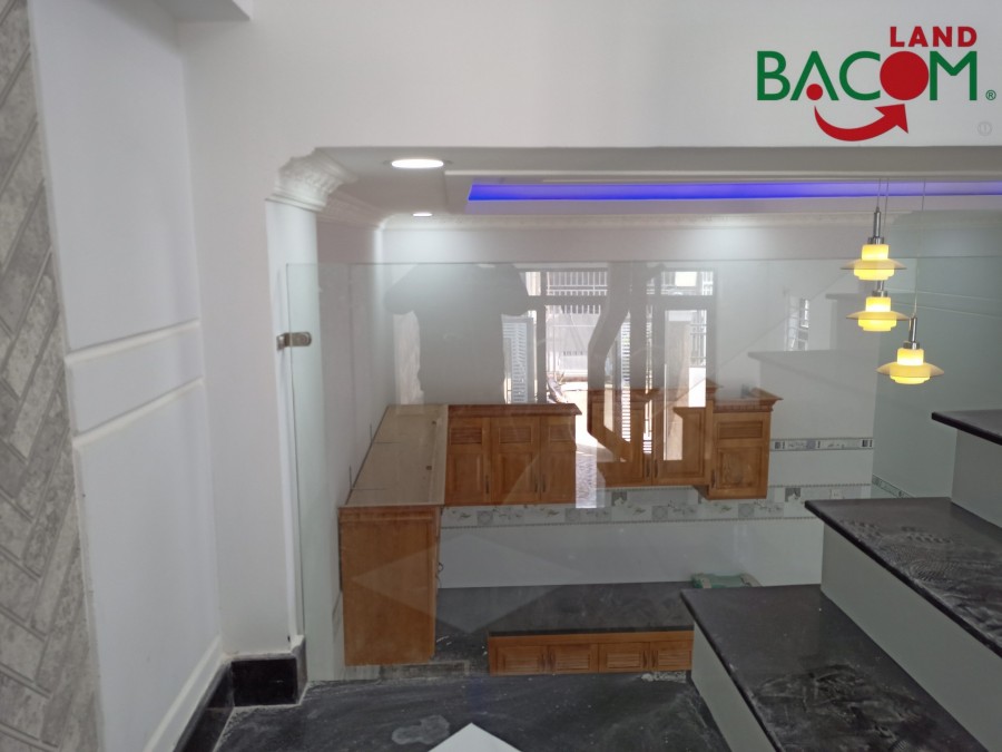 Nhà 1 trệt 1 lầu TĐC Bủu Hoà 122m2, sổ hồng thổ cư 100%, đường rộng 13m