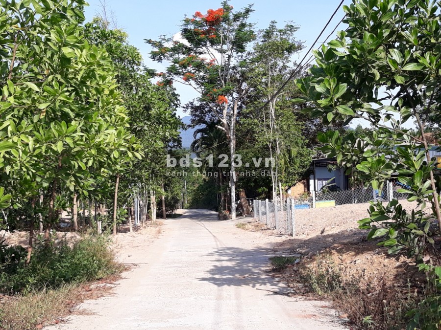 Đất xây nhà vườn view sông Túy Loan, giá 2.09 tỷ, lh 0935224174
