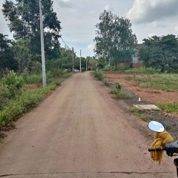 Bán miếng đất sào giấy tờ đầu đủ, gần trung tâm thành phố, sát khu công nghiệp