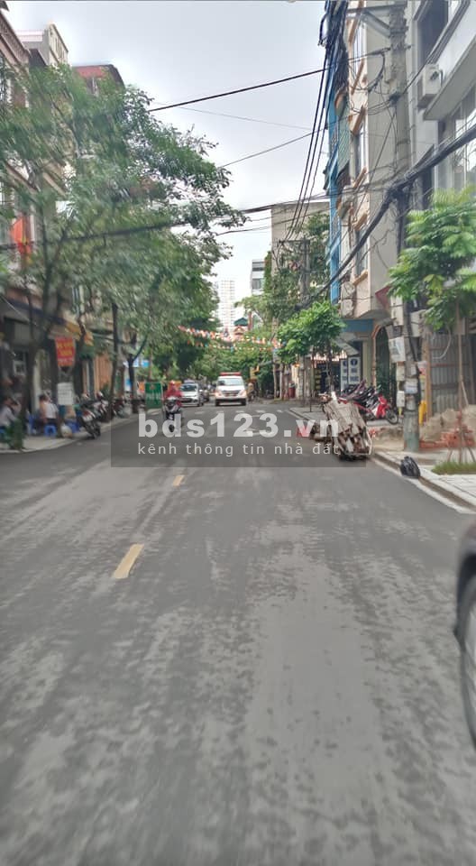 Nhà đẹp Thanh Bình, 35/40m2, giá 3.8 tỷ, ô tô đổ cửa siêu hiếm Mỗ Lao