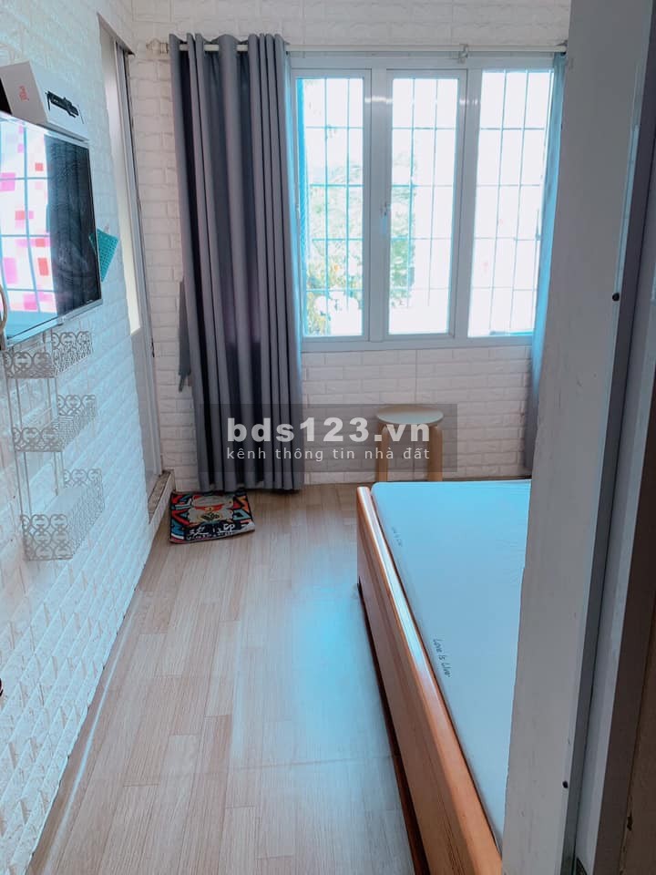 Bán gấp CHCC mini ngõ 236 Khương Đình giá 1,1 tỷ, 49m2, NT đầy đủ