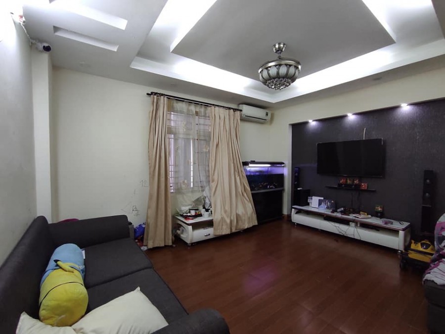 Siêu phẩm nhà đẹp, sân vườn Bồ Đề 95m2, 6 tầng, giá 6.5 tỷ, gần hồ sân rộng, ô tô