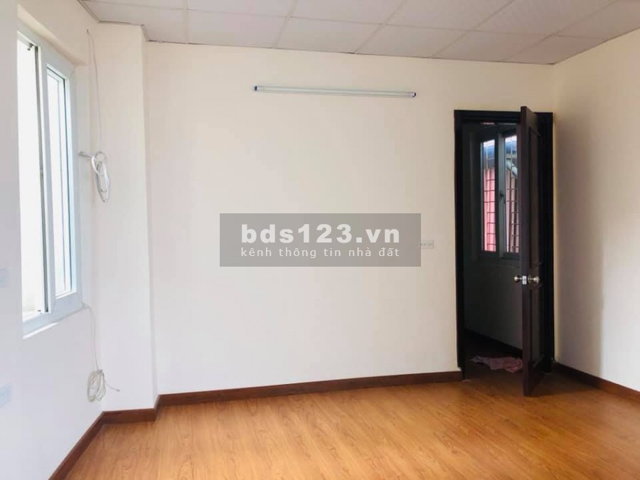 Bán nhà riêng Hoàng Mai ô tô đỗ cửa 5 tầng, diện tích 33m2 giá 2.58 tỷ