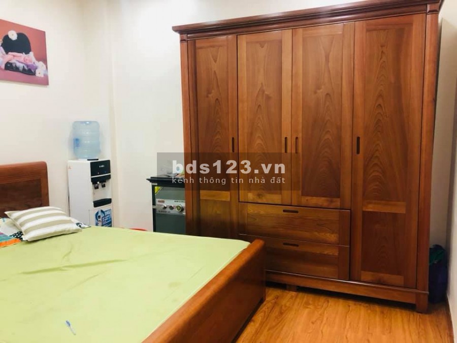 Bán nhà riêng Hoàng Mai ô tô đỗ cửa 5 tầng, diện tích 33m2 giá 2.58 tỷ