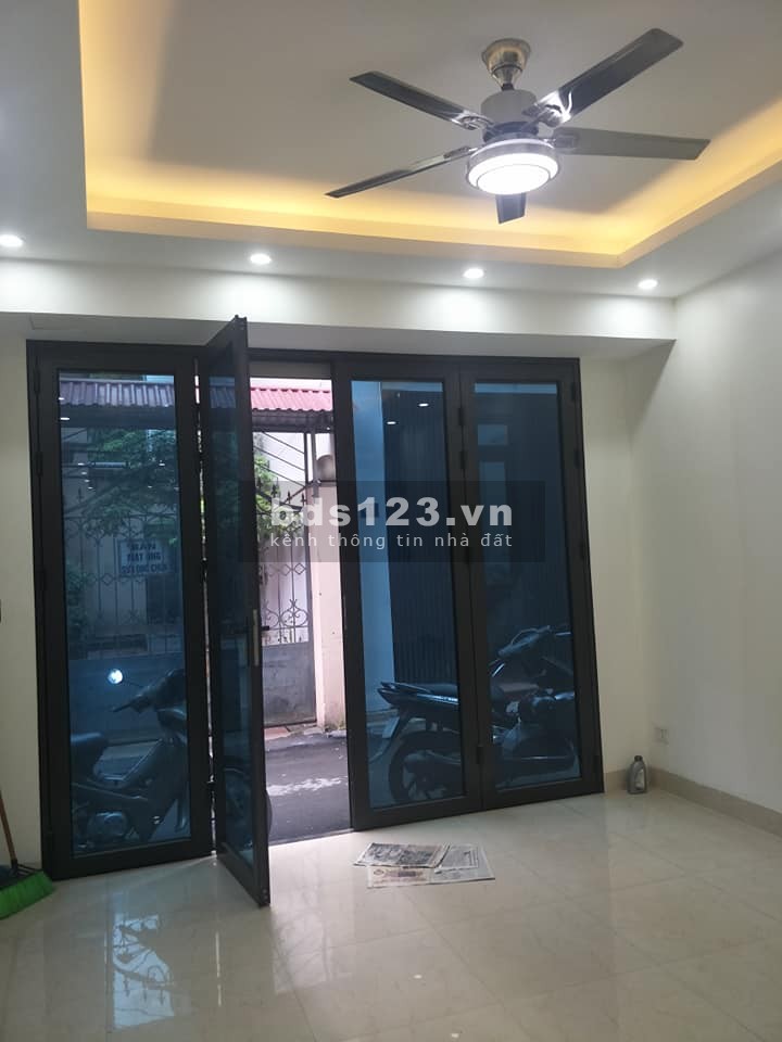 Bán nhà Bồ Đề lô góc ngõ thông oto vào nhà dt 50m2 x 5 tầng, mt 4m, giá 5.3 tỷ