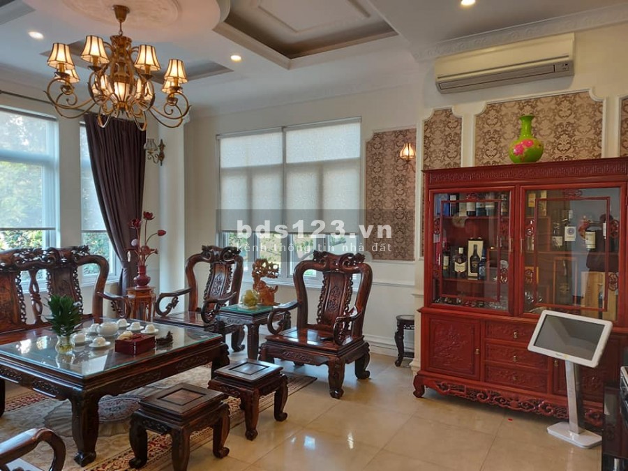 Chính chủ bán biệt thự đơn lập Văn Phú 215mx3T sân vườn ở đỉnh 0817222333