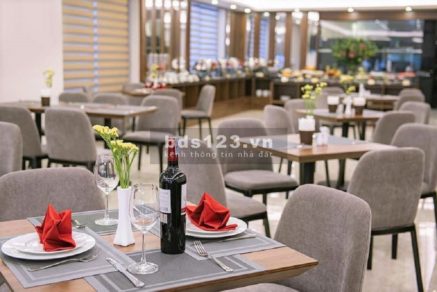 Khách sạn 4 sao Hà Thành, vị trí đắc địa. 400m2 8 tầng mt 8.5m giá 120 tỷ