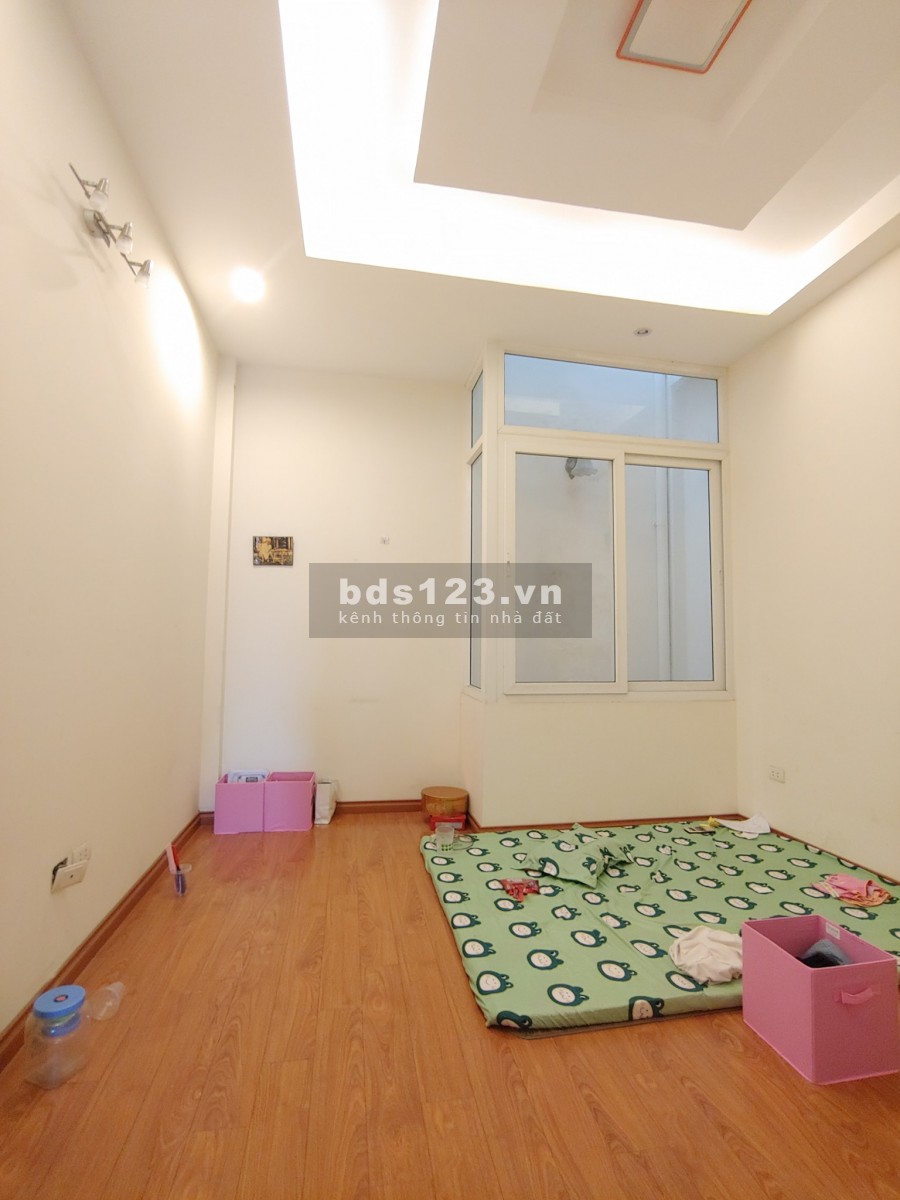 Bán Gấp Nhà Cổ Nhuế, Ôtô Đỗ Cửa, Kinh Doanh, DT 55 m2 x 4 Tầng, Giá 5.2 Tỷ.