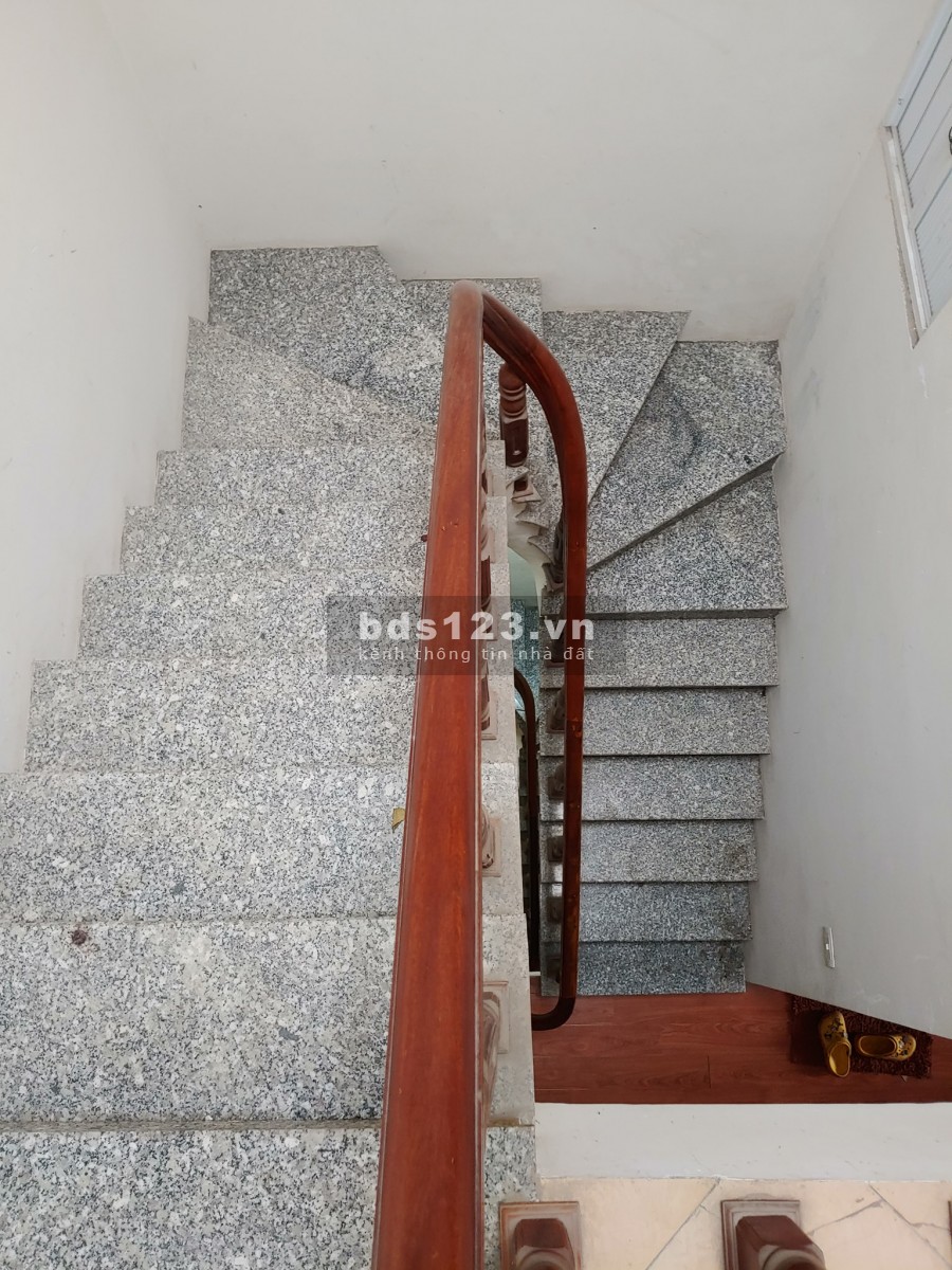 Bán Gấp Nhà Cổ Nhuế, Ôtô Đỗ Cửa, Kinh Doanh, DT 55 m2 x 4 Tầng, Giá 5.2 Tỷ.