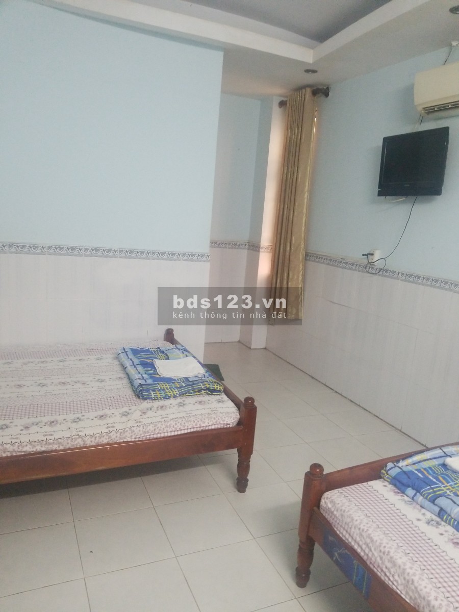 Cho thuê gấp khách sạn Bình Tân 10 phòng, giá 22 triệu/tháng
