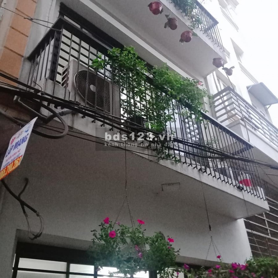Bán nhà đẹp trung tâm Phú Thượng, dt 34m2, giá 3.2 tỷ, xách vali đến ở ngay