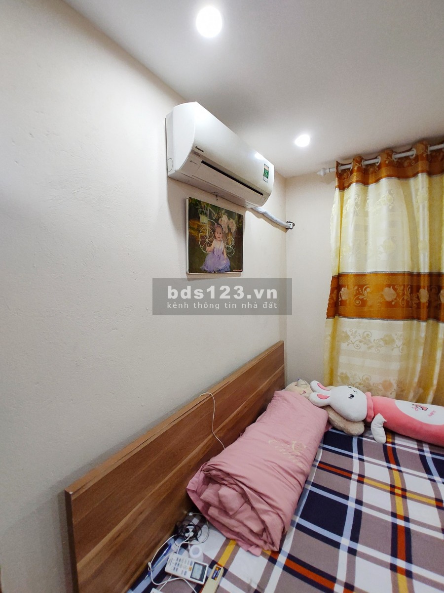 Bán nhà Ngõ Đình Đông Bạch Mai nhỉnh 2 tỷ, nhà 5 tầng đẹp, gần hồ, dt 22m2, giá 2,25 tỷ