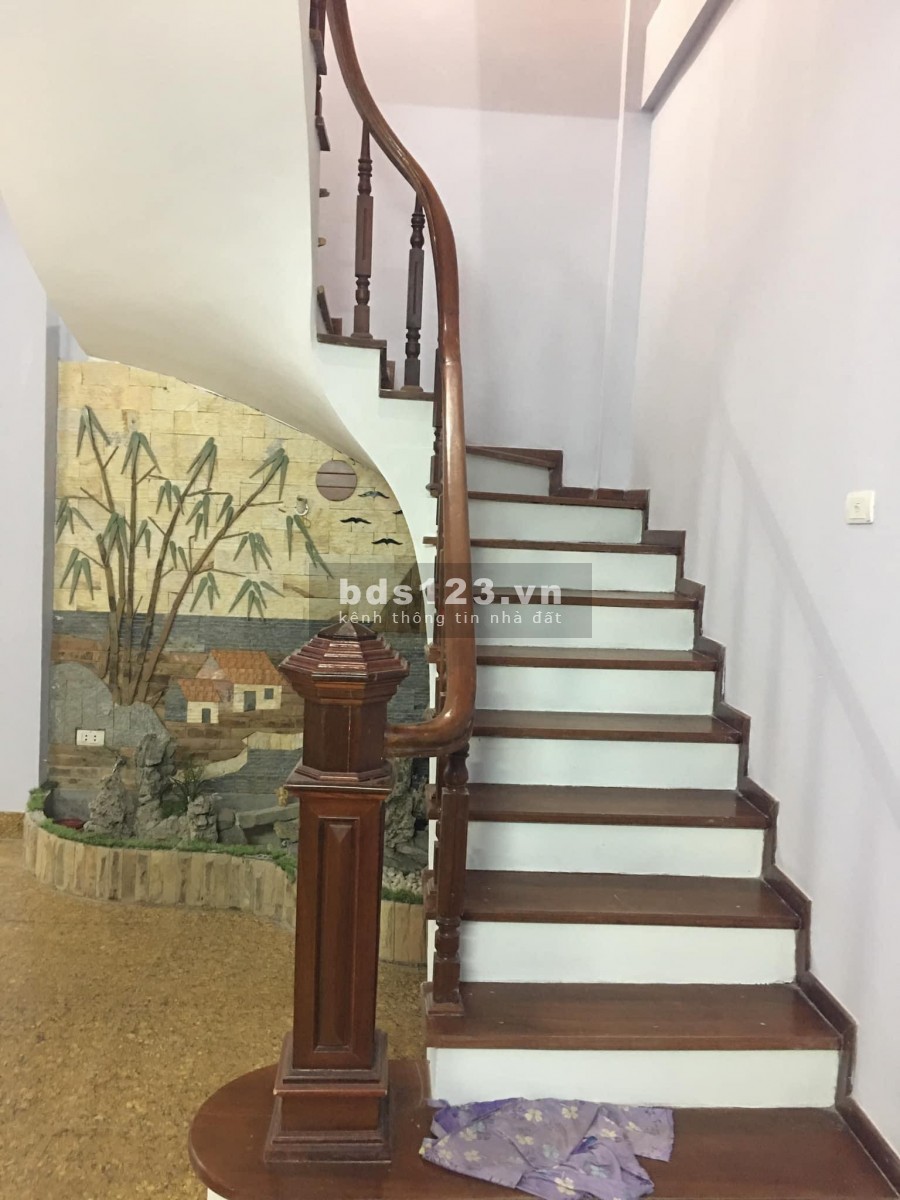 Bán nhà ngõ xây kiên cố, thiết kế đẹp, mt 7m, an sinh đỉnh, gara ô tô, sổ vuông vắn