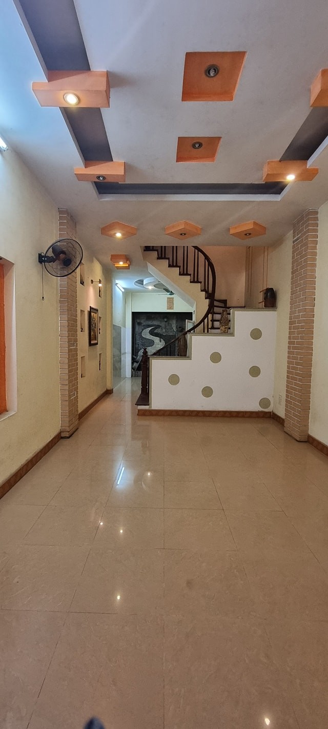 Bán nhà Khương Trung quận Thanh Xuân 46m 5 tầng 6 ngủ chỉ nhỉnh 5 tỷ ô tô vào nhà