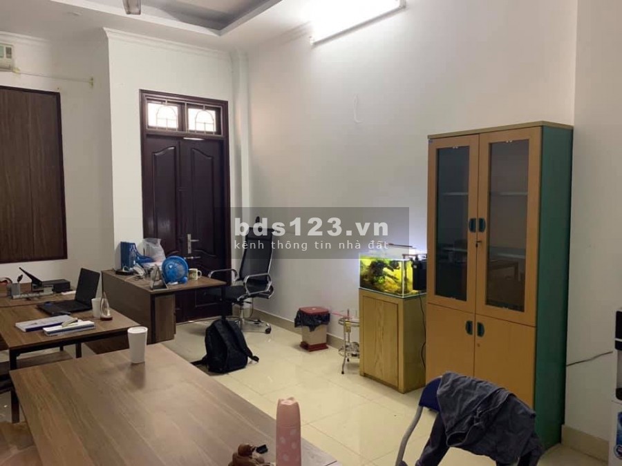 Chủ mót bán quá rồi, giá 12 tỷ, dt 65m, 5 tầng trung tâm Cầu Giấy, ô tô, 2 thoáng vĩnh viễn