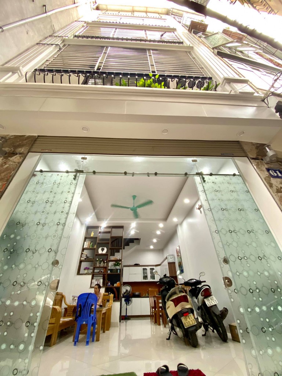 Bán nhà Giải Phóng 40m2, gần phố, mặt tiền 5m, chủ tự xây tâm huyết mới đẹp ở ngay