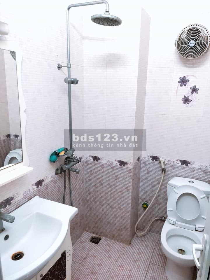 BÁN NHÀ HIẾM, NHÀ ĐẸP GÕ GỐC ĐỀ MINH KHAI DIỆN TÍCH NHÀ 37M2 X 4 TẦNG => MT 3.9M X GIÁ CHỈ CÒN 3.2 Tỷ