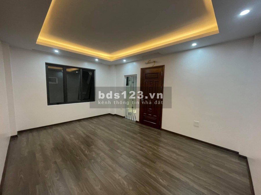 Nhà Nguyễn Khang, gần phố mt rộng, ngõ thông, dt 30m2*5T giá chỉ 4.2 tỷ