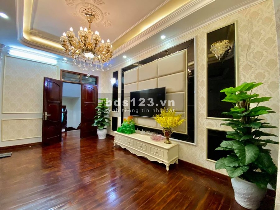 Chính chủ bán nhà Quận Hai Bà Trưng kinh doanh sầm uất, dt 40m2 giá nhỉnh 5 tỷ