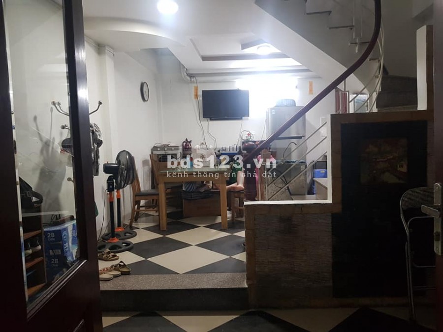 Chính chủ bán gấp nhà Bùi Xương Trạch, Thanh Xuân 35m 5T 3.3 tỷ, tặng full nội thất