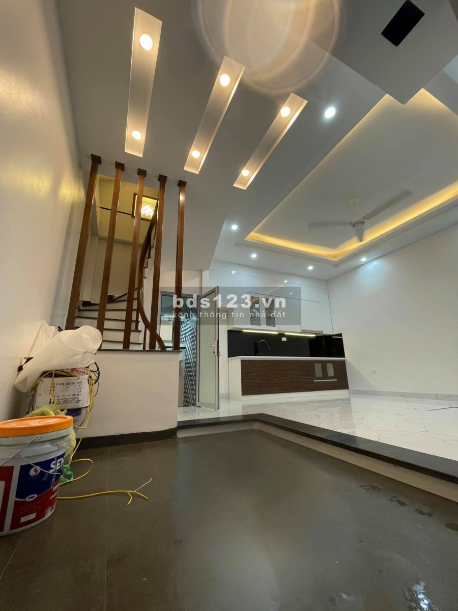 Nhà Nguyễn Khang, gần phố mt rộng, ngõ thông, dt 30m2*5T giá chỉ 4.2 tỷ